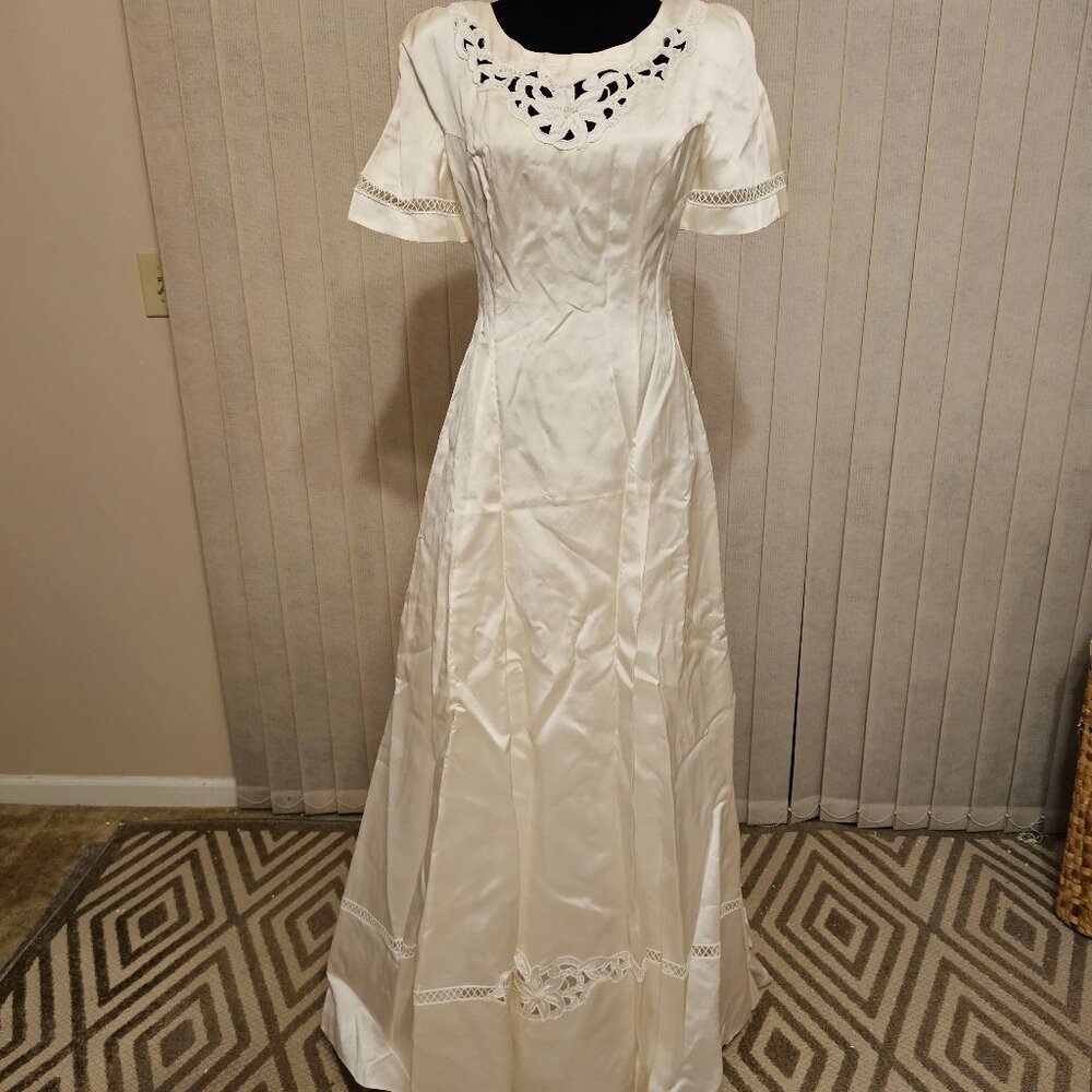 Novarese Vintage Ivory Wedding dress 44/12
